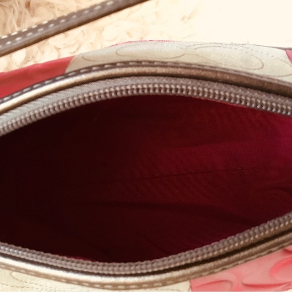 Coach gently used Burgundy bag in Excellent condition - Picture 5 of 7